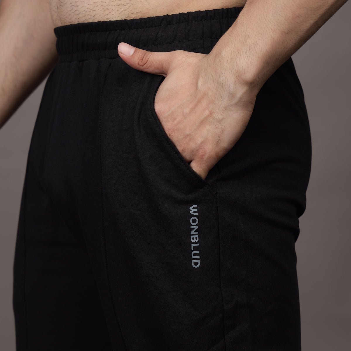 BLACK LOUNGE FIT PANTS (UNISEX)