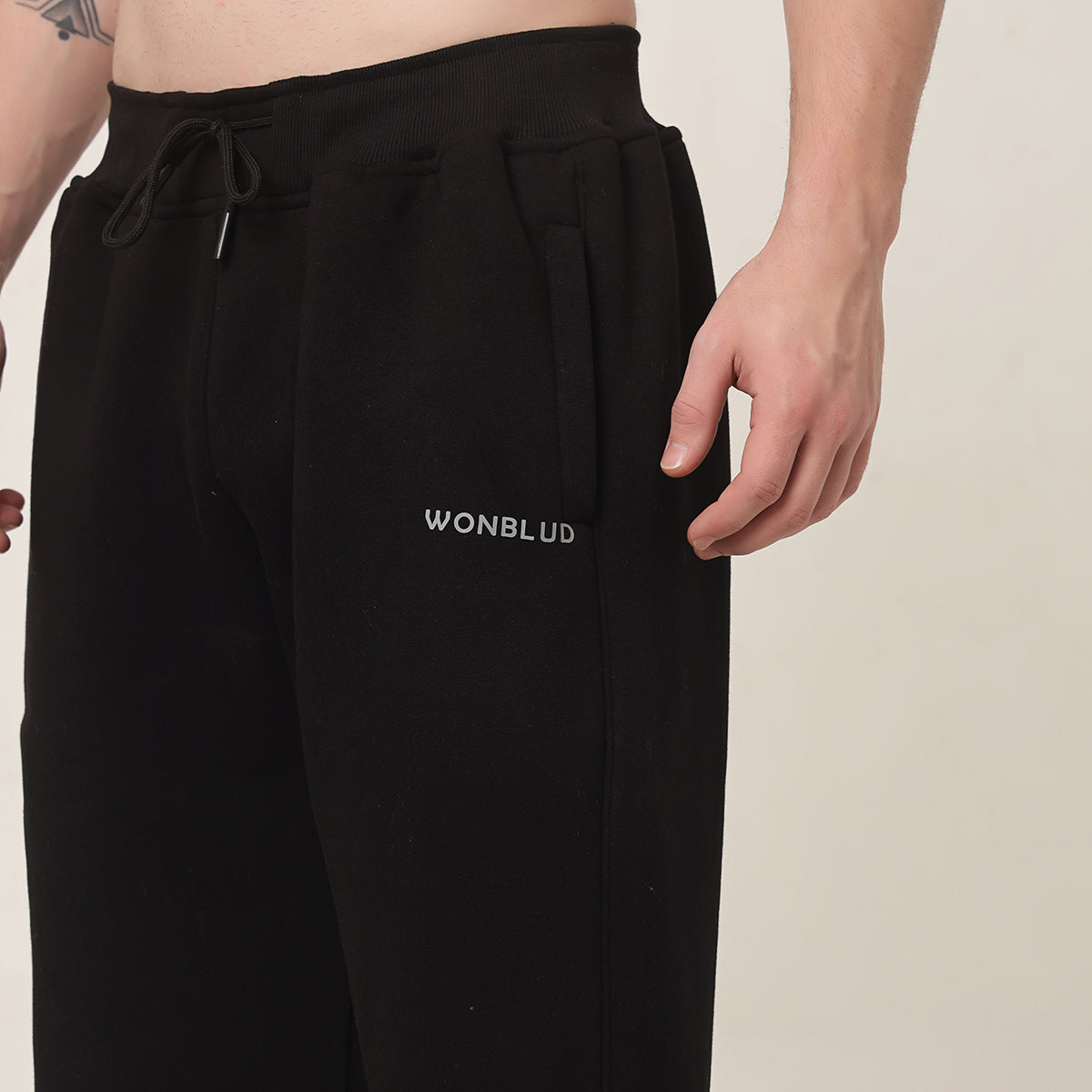 BLACK CLASSIC HOODIE AND SWEATPANTS (SET)