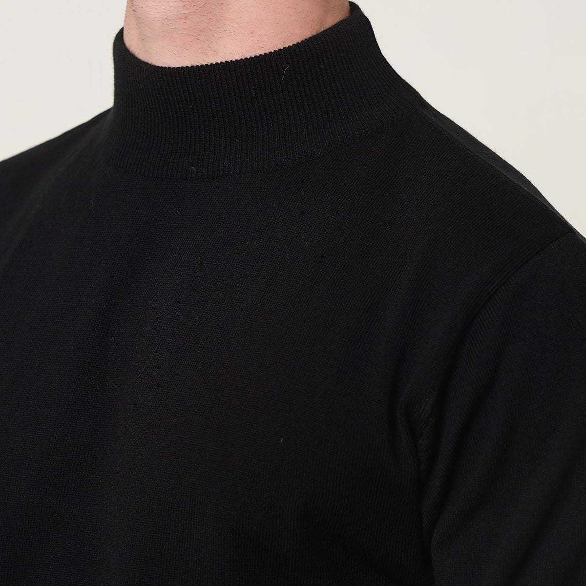 BLACK KNITTED T-NECK