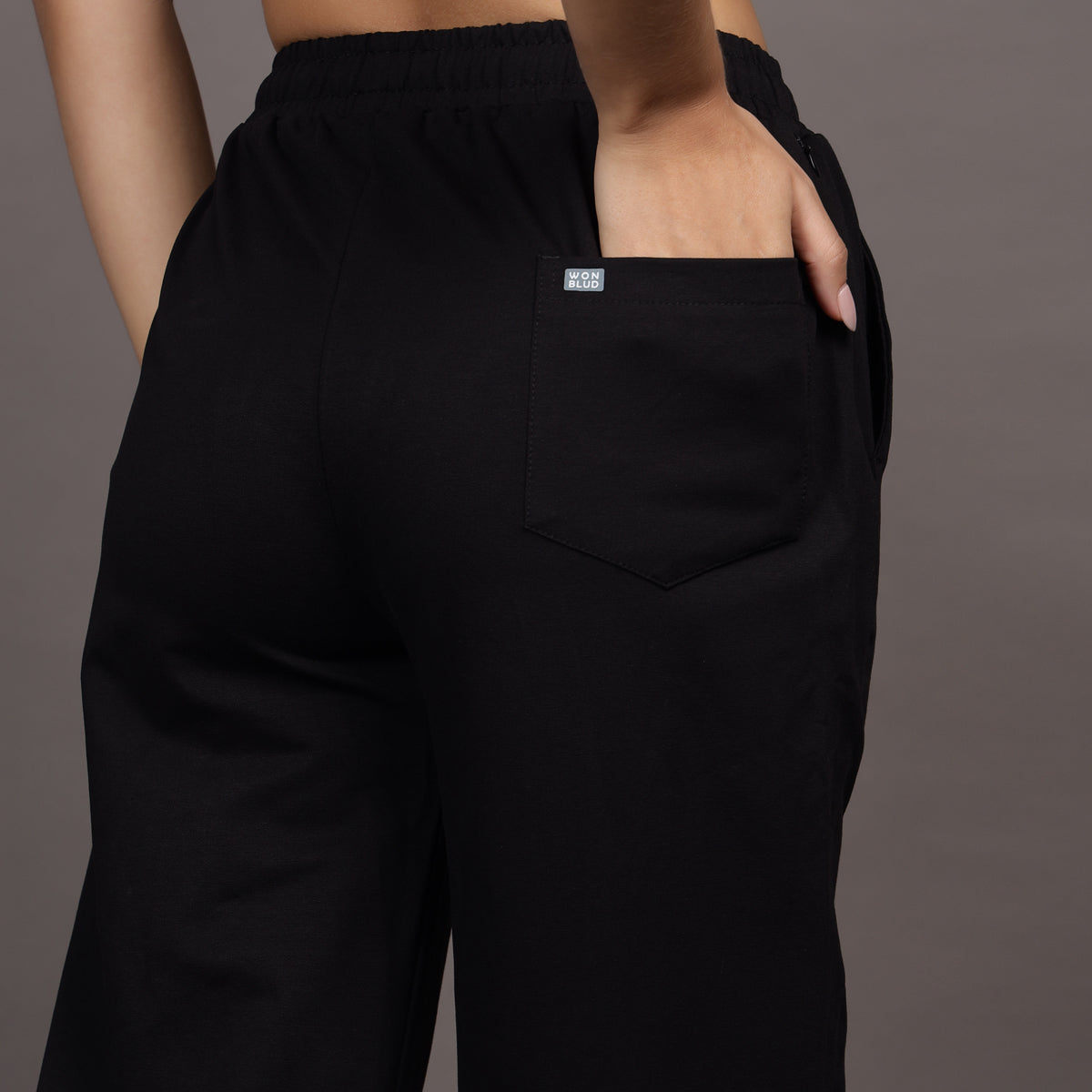 BLACK LOUNGE FIT PANTS (UNISEX)