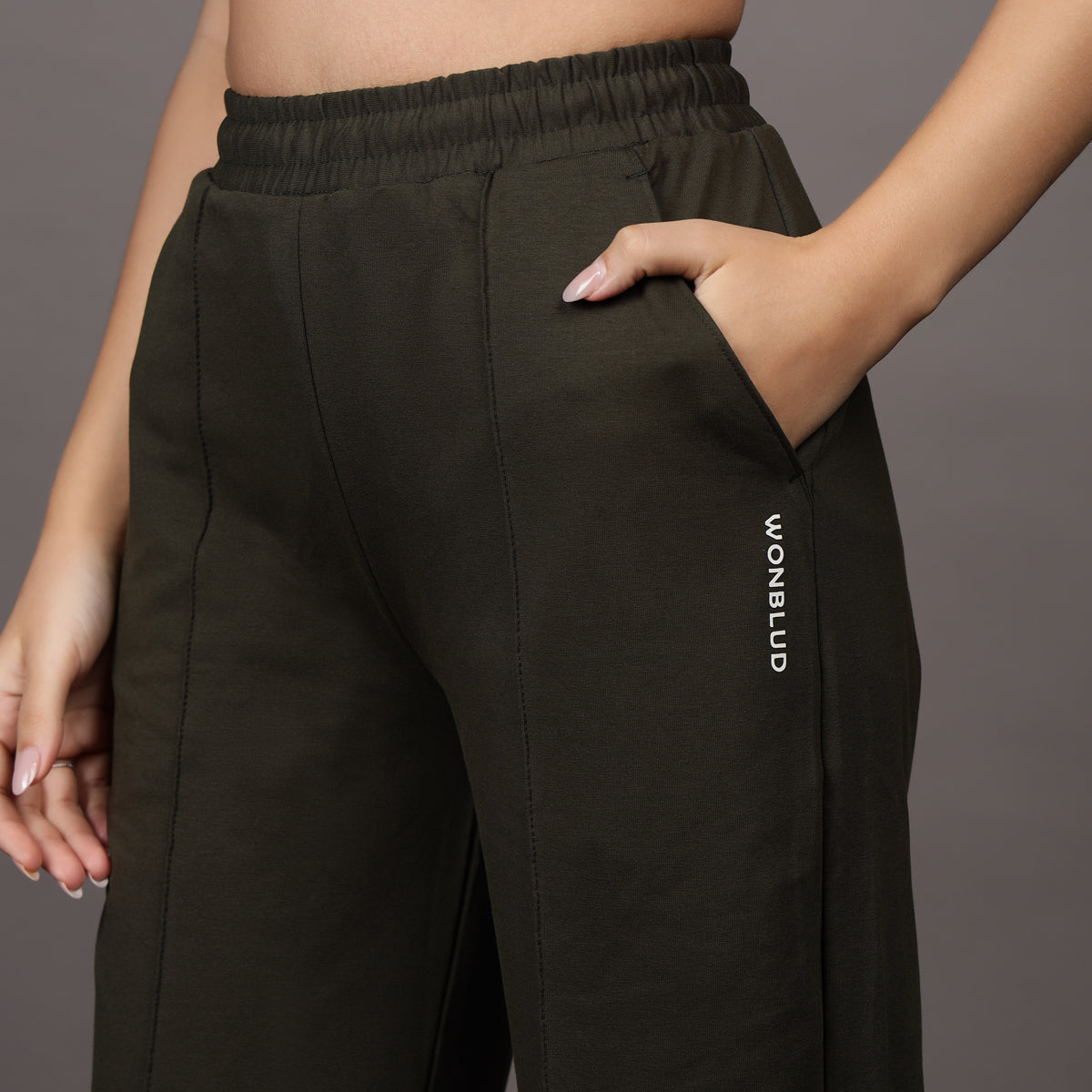 OLIVE LOUNGE FIT PANTS (UNISEX)
