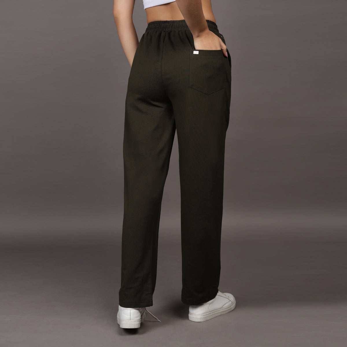 OLIVE LOUNGE FIT PANTS (UNISEX)
