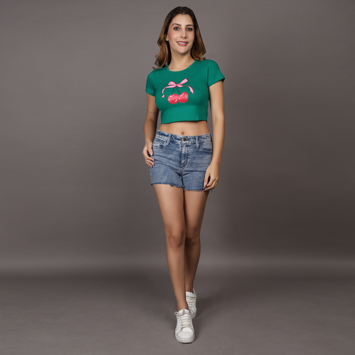 GREEN-CHERRY CROP TEE