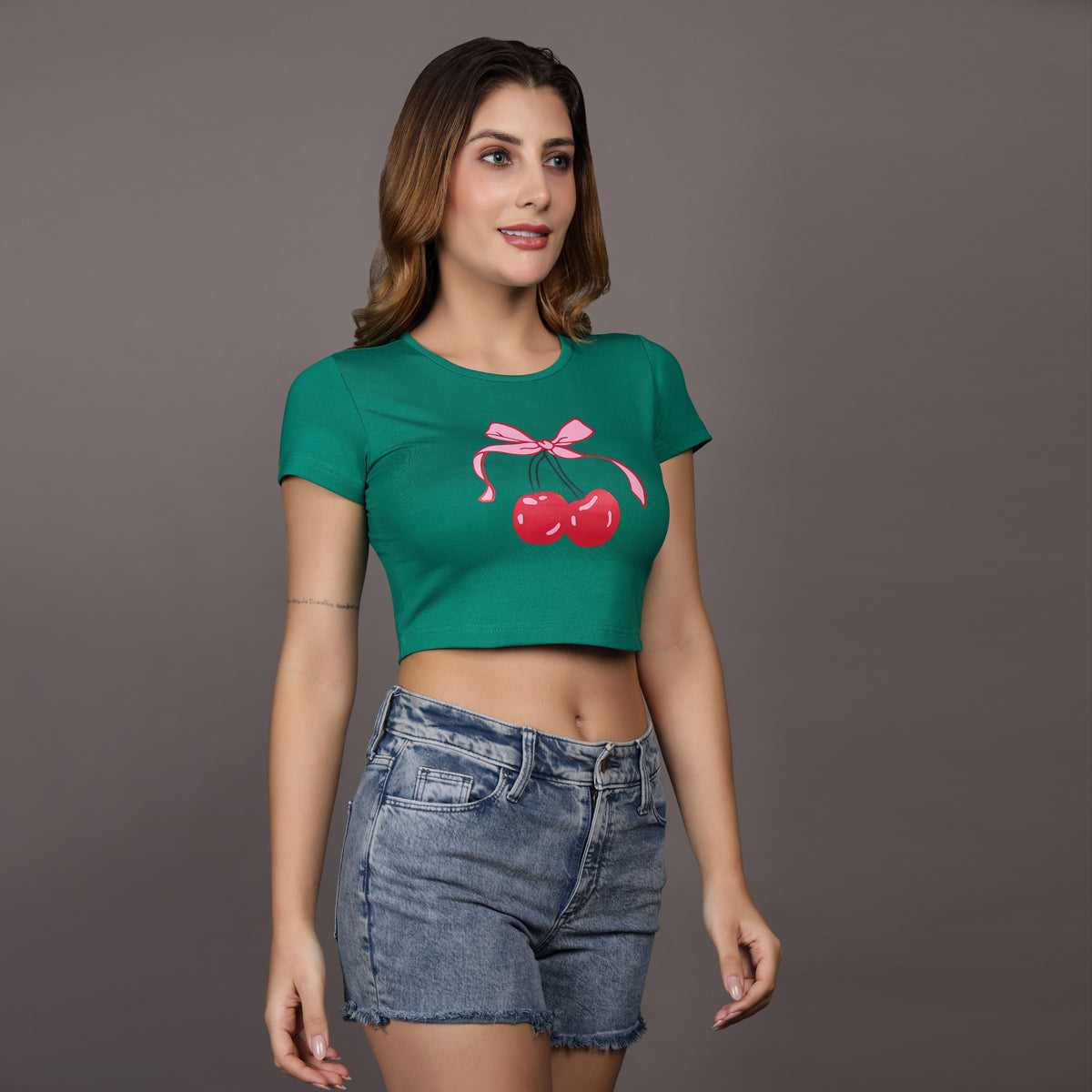 GREEN-CHERRY CROP TEE