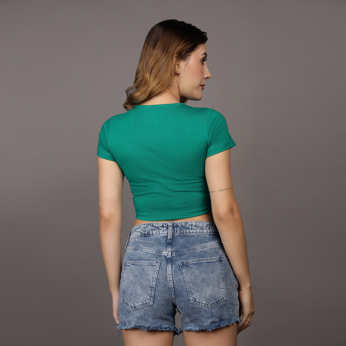 GREEN-CHERRY CROP TEE