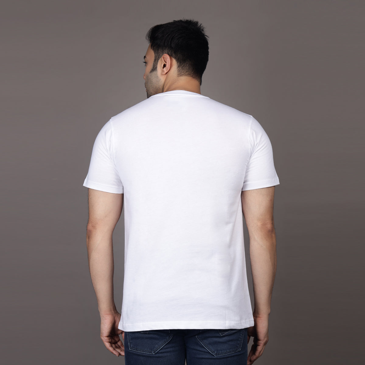 WHITE ESSENTIAL T-SHIRT