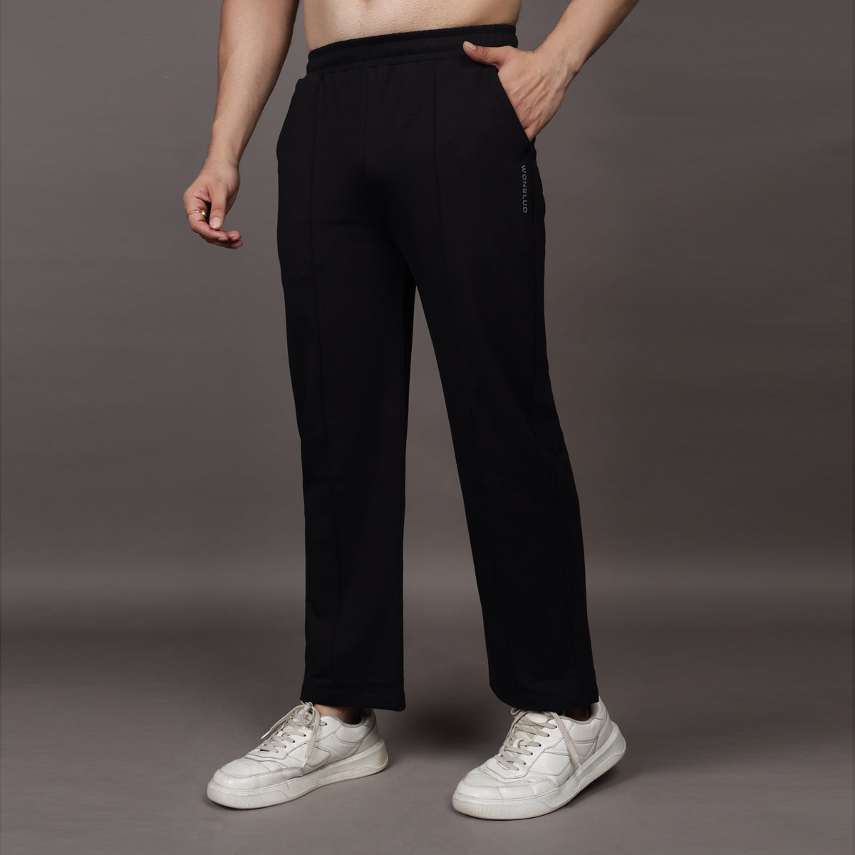 BLACK LOUNGE FIT PANTS (UNISEX)