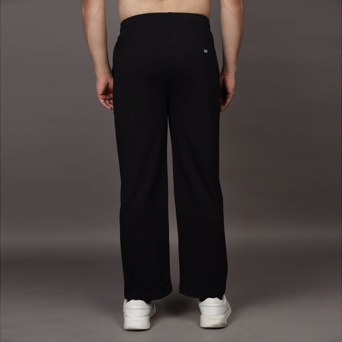 BLACK LOUNGE FIT PANTS (UNISEX)
