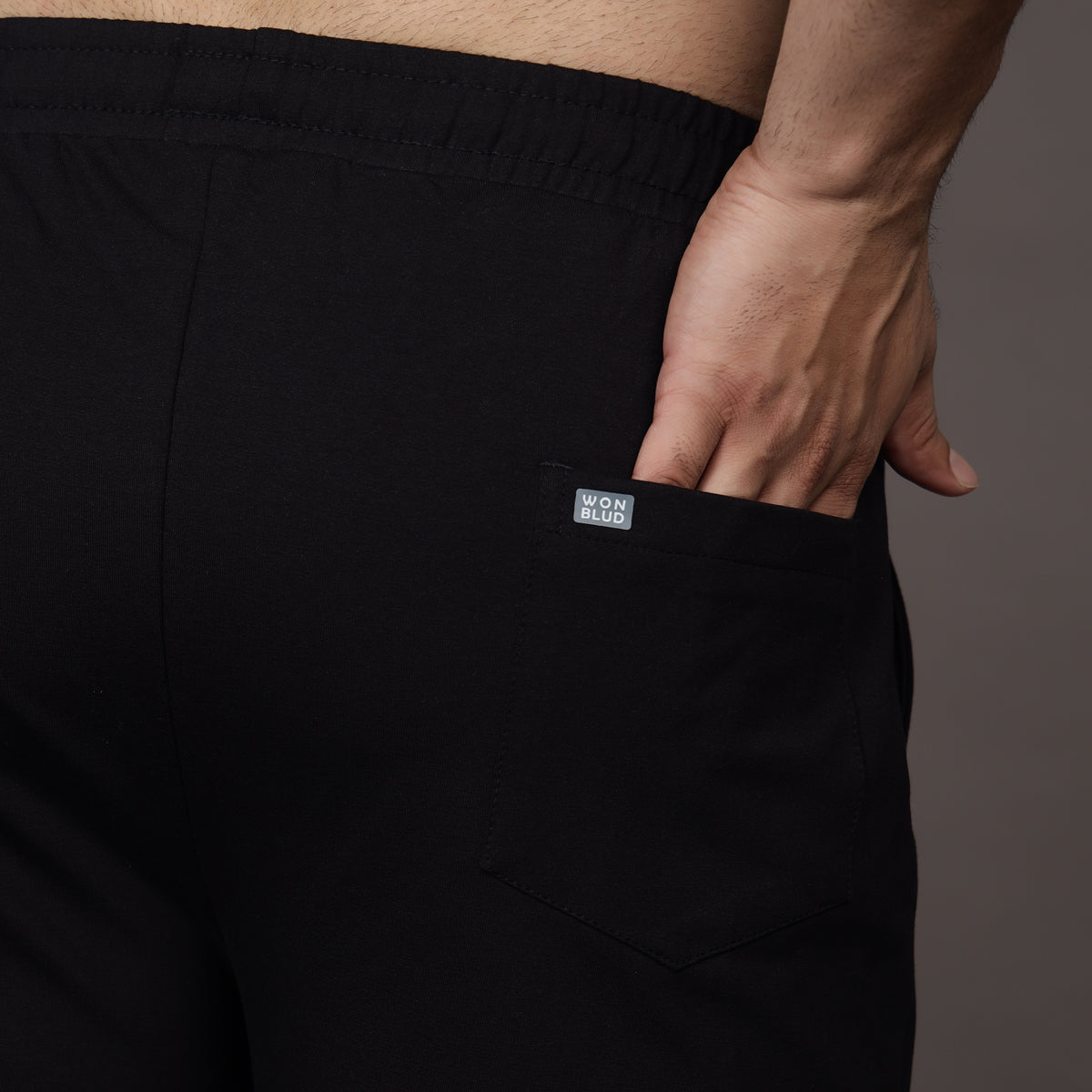 BLACK LOUNGE FIT PANTS (UNISEX)