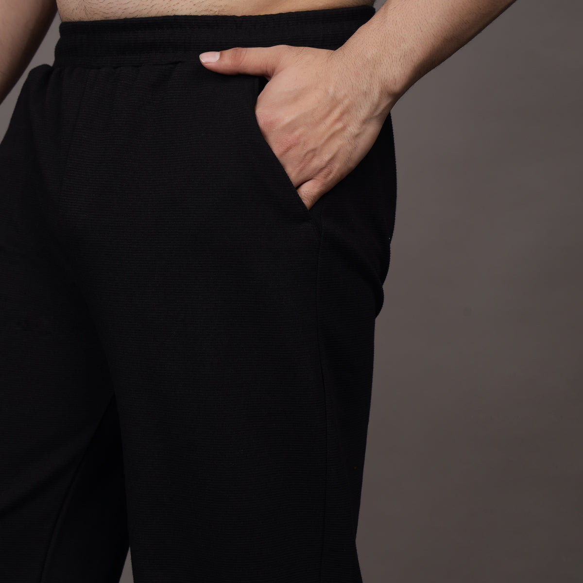BLACK LOOSE FIT PANTS (UNISEX)