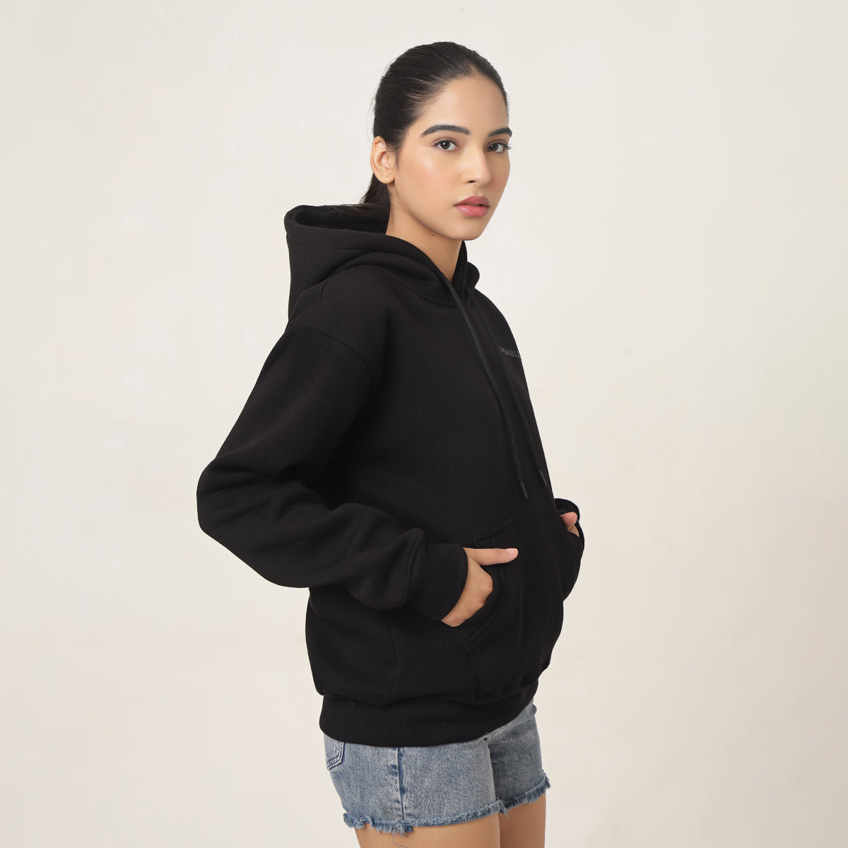 BLACK CLASSIC UNISEX OVERSIZED HOODIE
