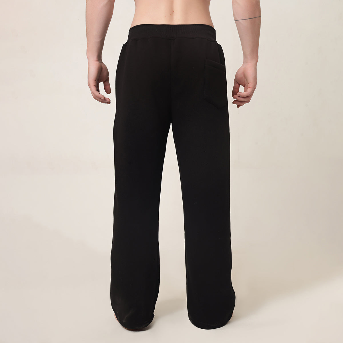 BLACK CLASSIC HOODIE AND SWEATPANTS (SET)