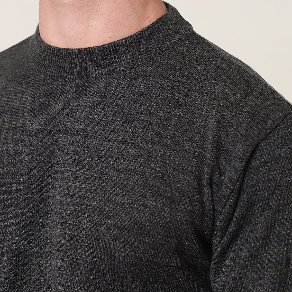 STONE GREY KNITTED ROUND NECK