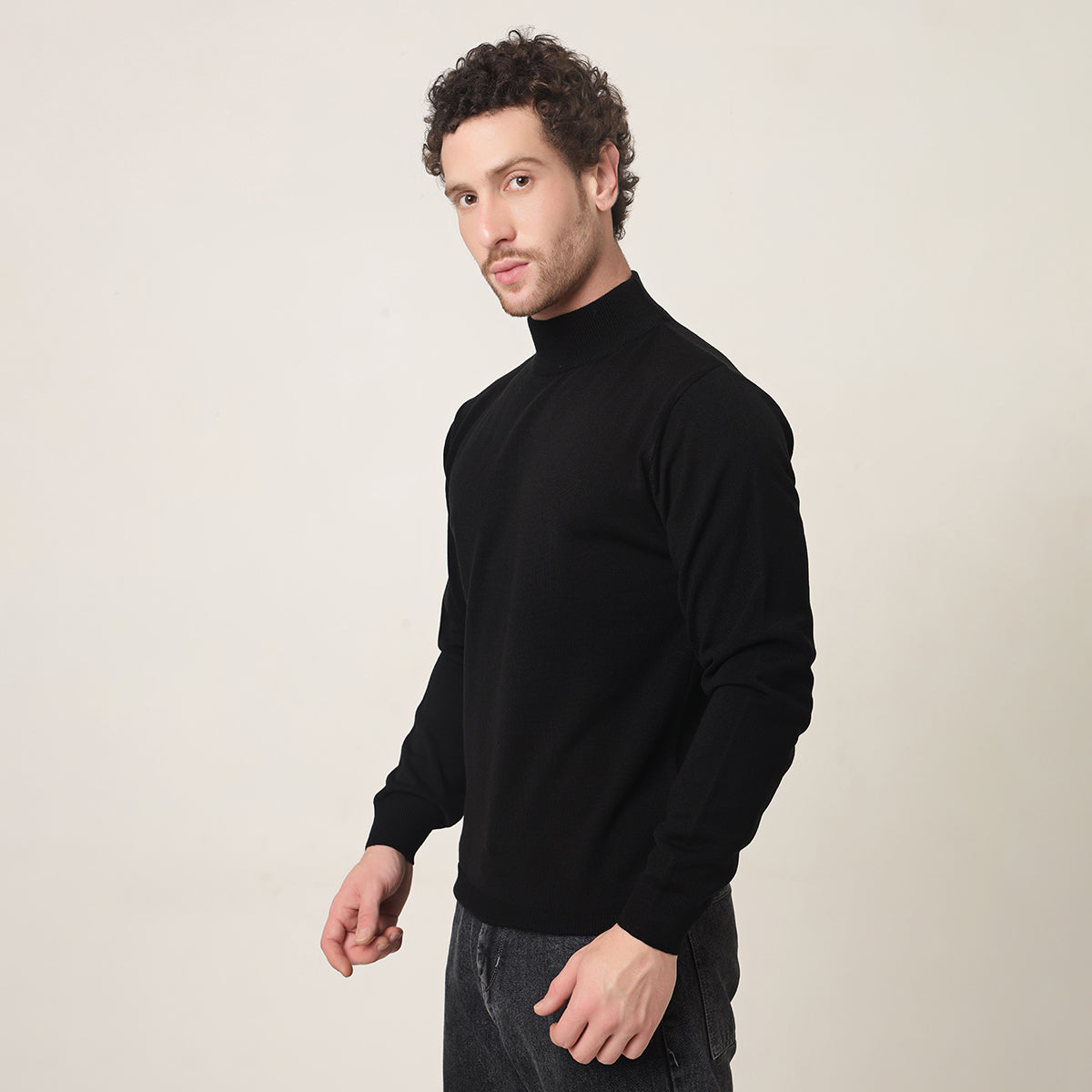 BLACK KNITTED T-NECK