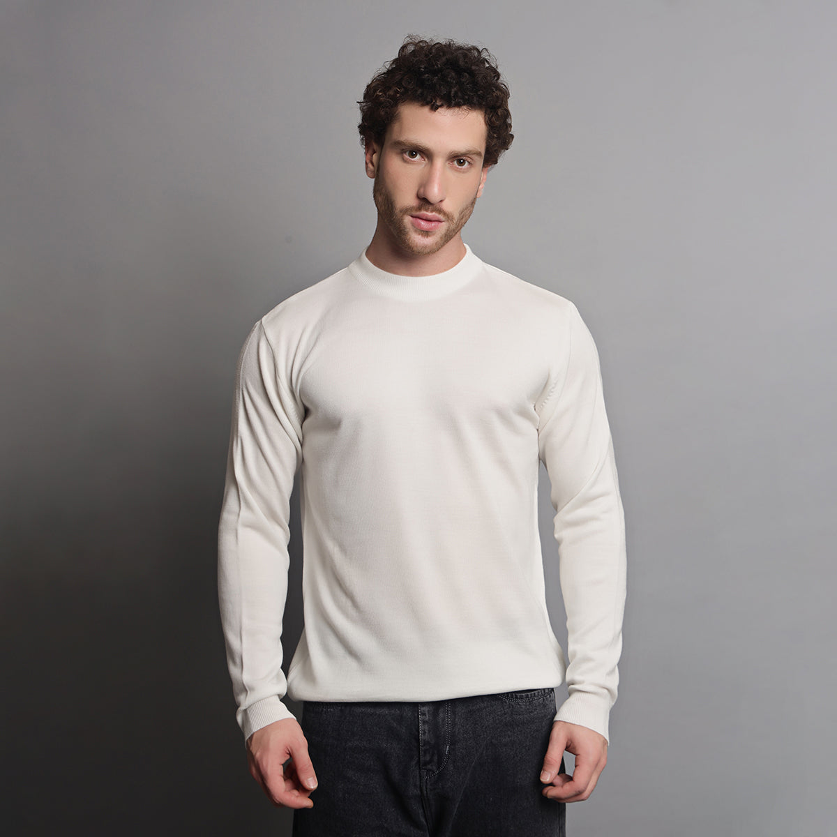 WHITE KNITTED ROUND NECK