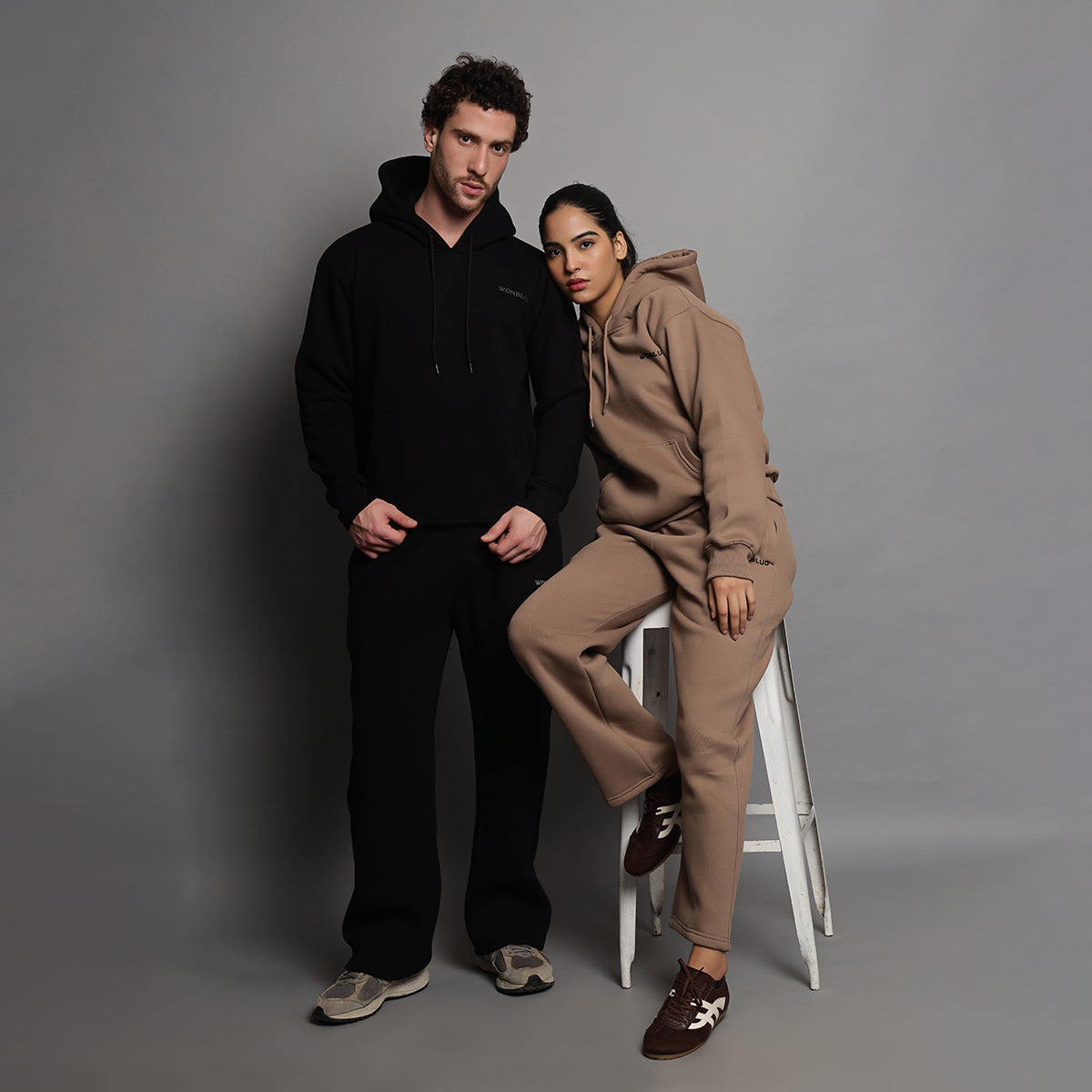 BLACK CLASSIC HOODIE AND SWEATPANTS (SET)