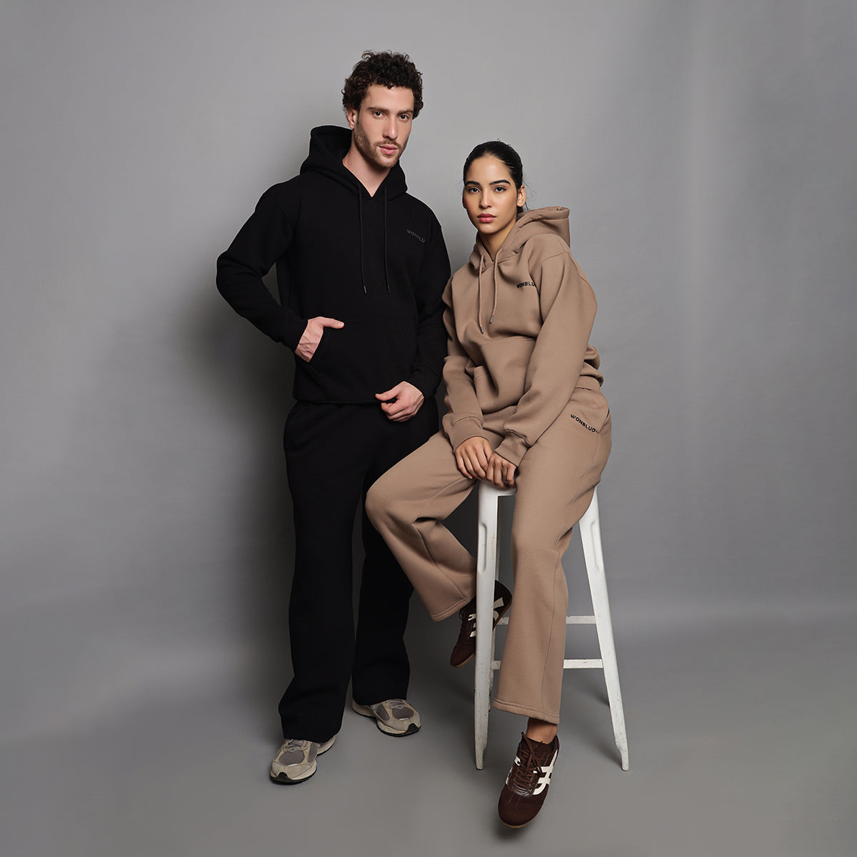 BLACK CLASSIC HOODIE AND SWEATPANTS (SET)