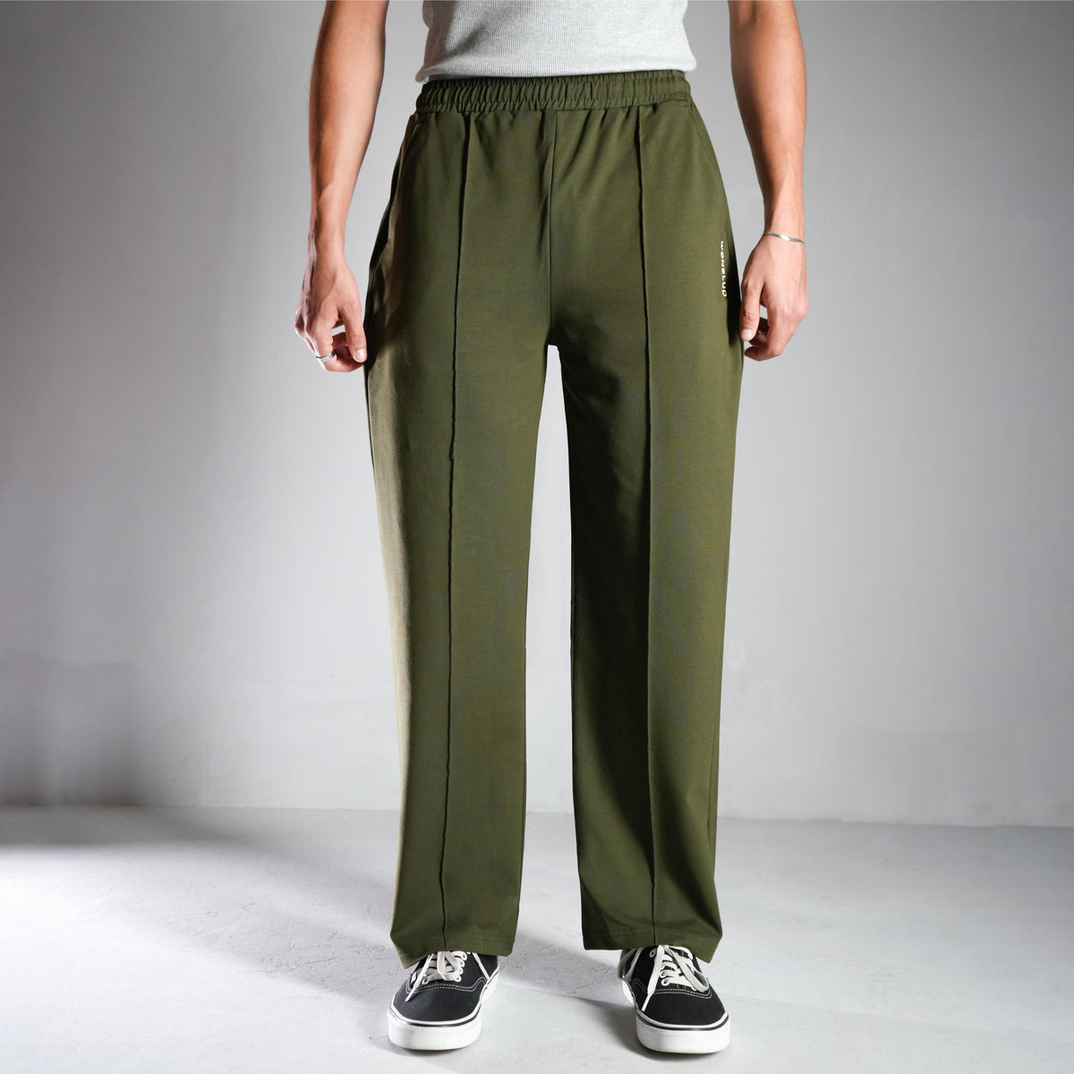 OLIVE LOUNGE FIT PANTS (UNISEX)