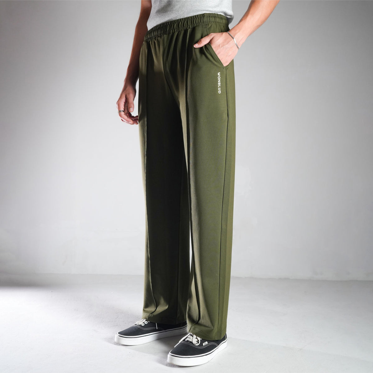 OLIVE LOUNGE FIT PANTS (UNISEX)