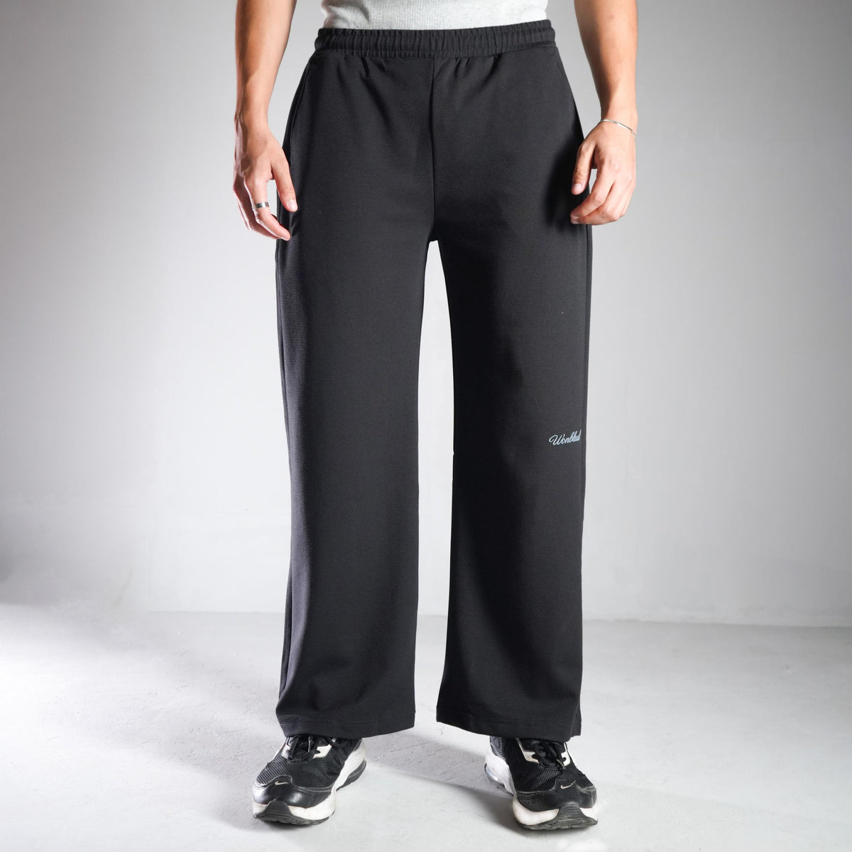 BLACK LOOSE FIT PANTS (UNISEX)
