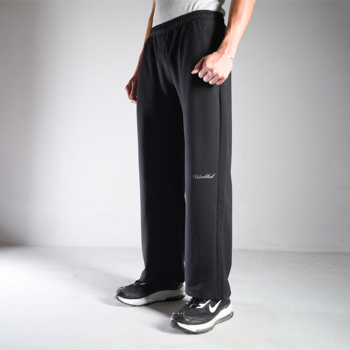 BLACK LOOSE FIT PANTS (UNISEX)