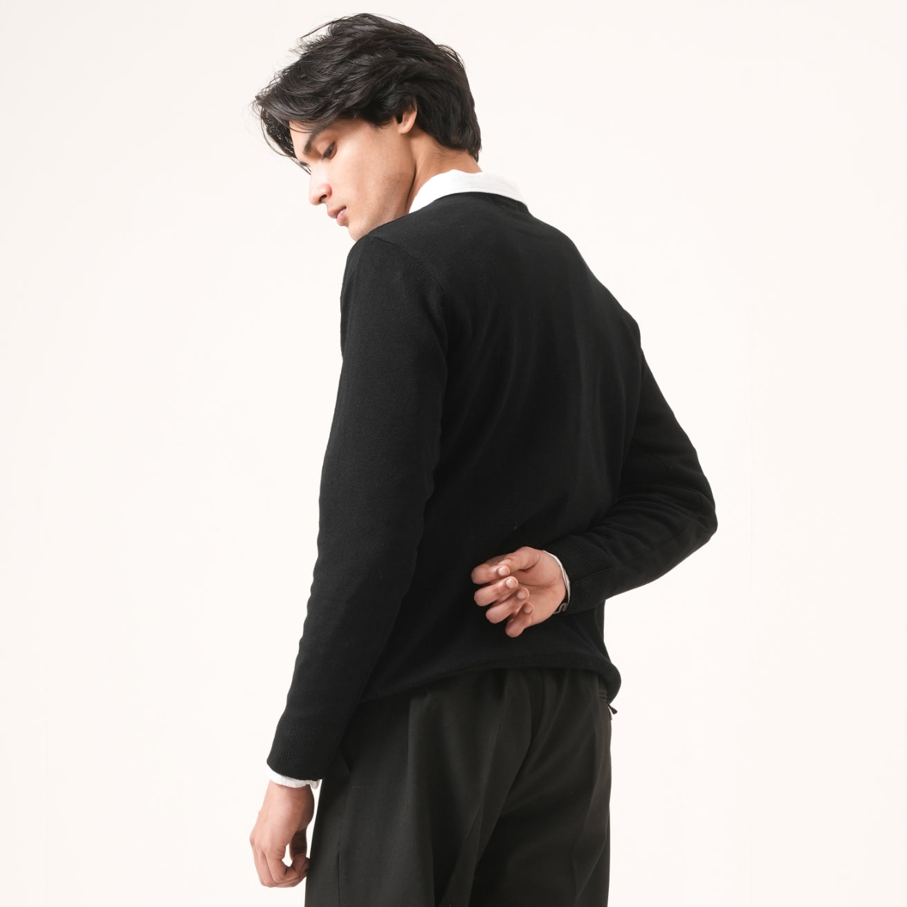 BLACK BASKETWEAVE KNIT SWEATER