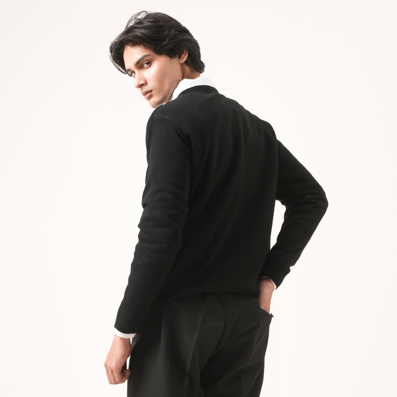 BLACK CROSS-KNIT SWEATER