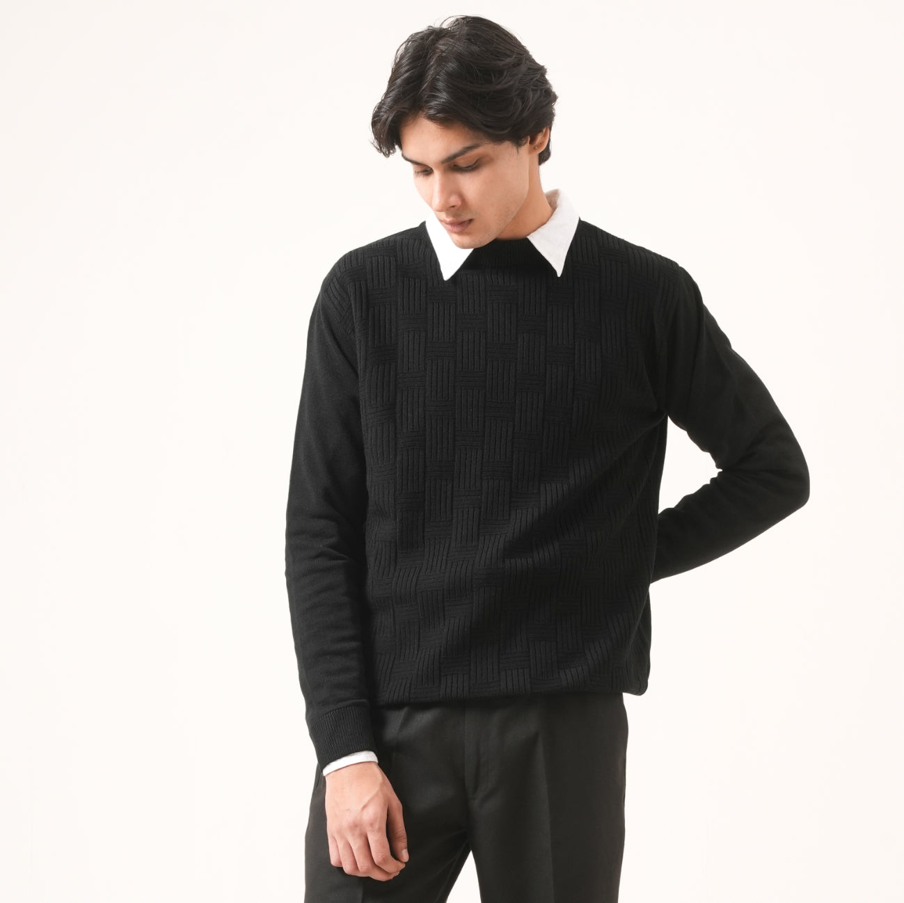 BLACK CROSS-KNIT SWEATER