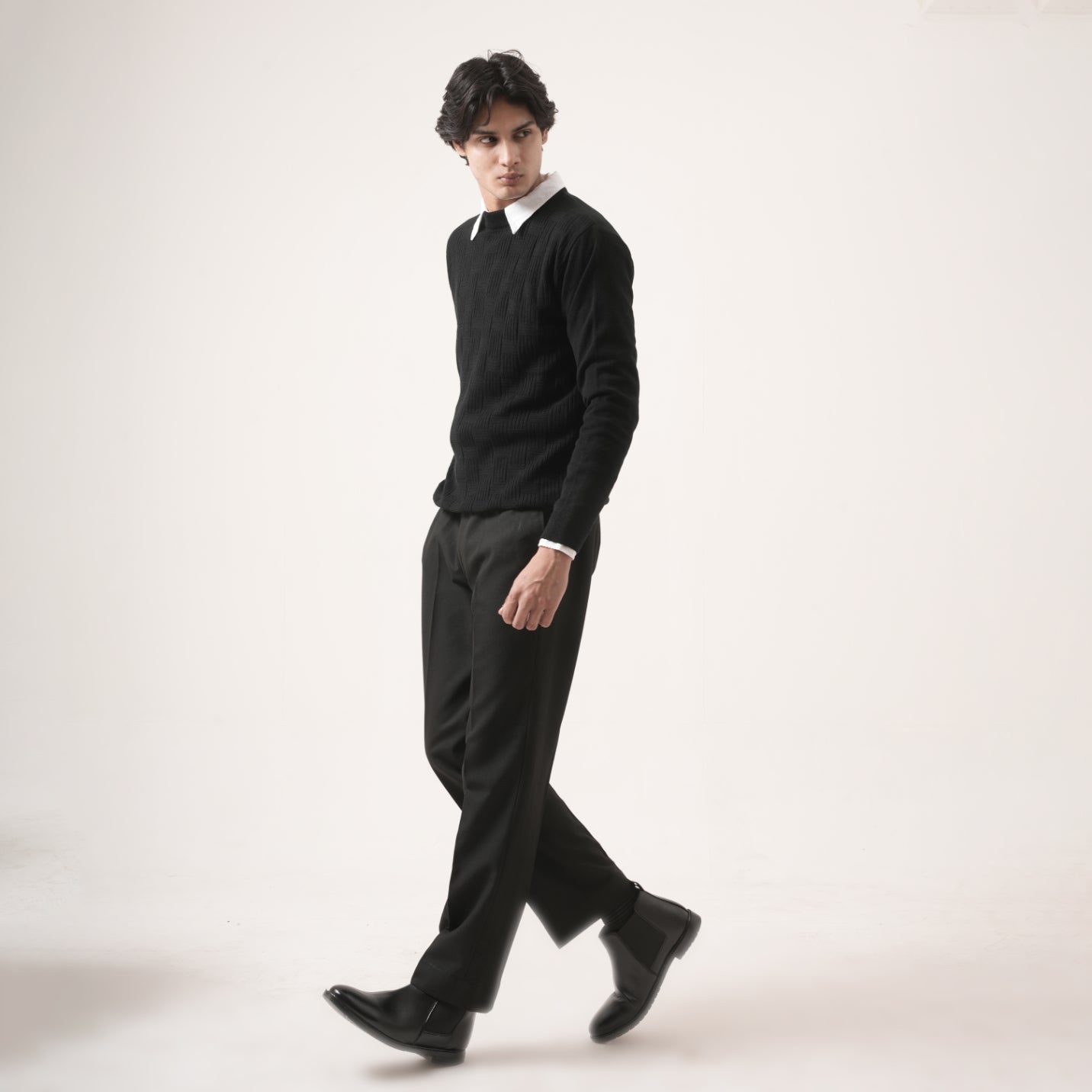 BLACK CROSS-KNIT SWEATER