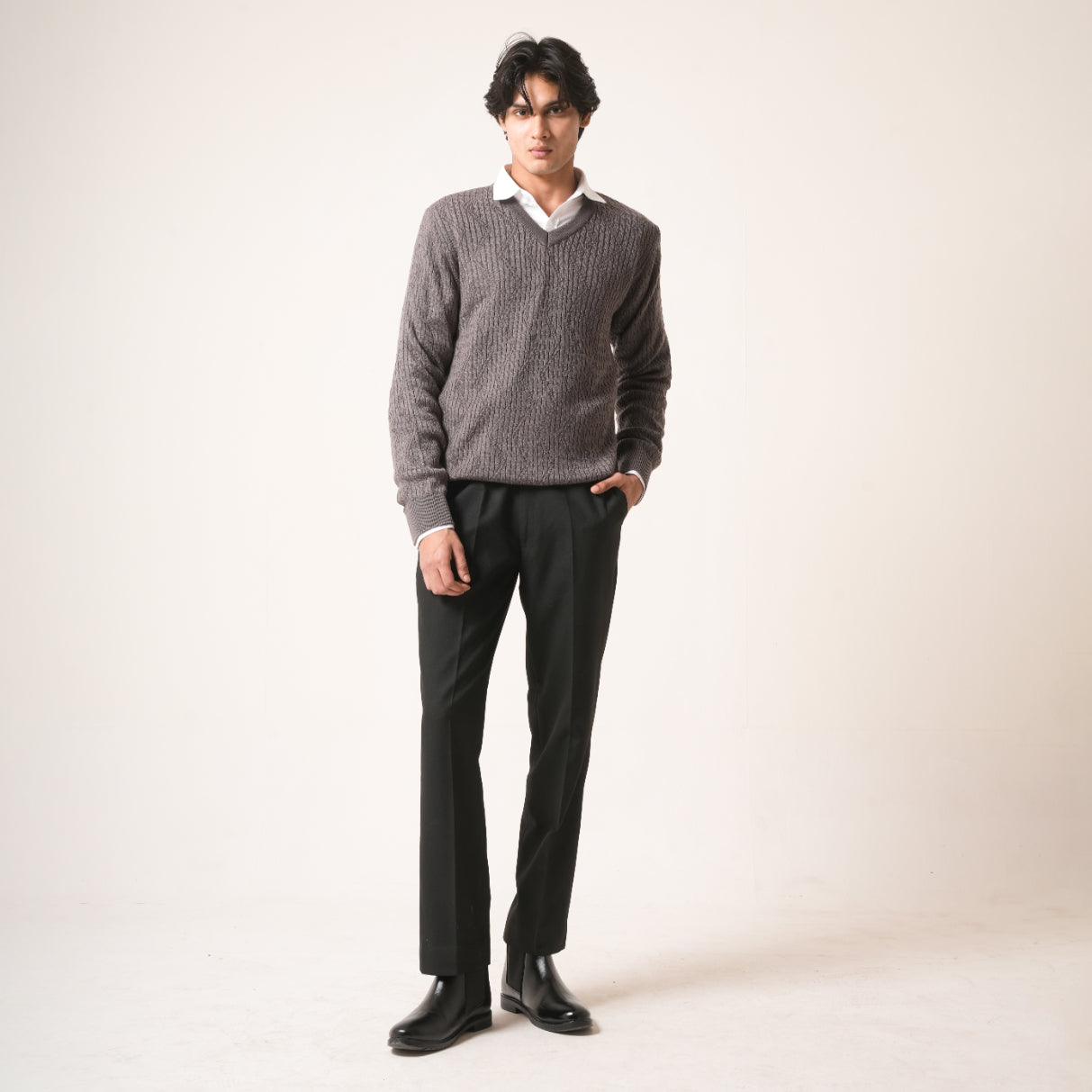 GREY ALL-OVER KNIT SWEATER