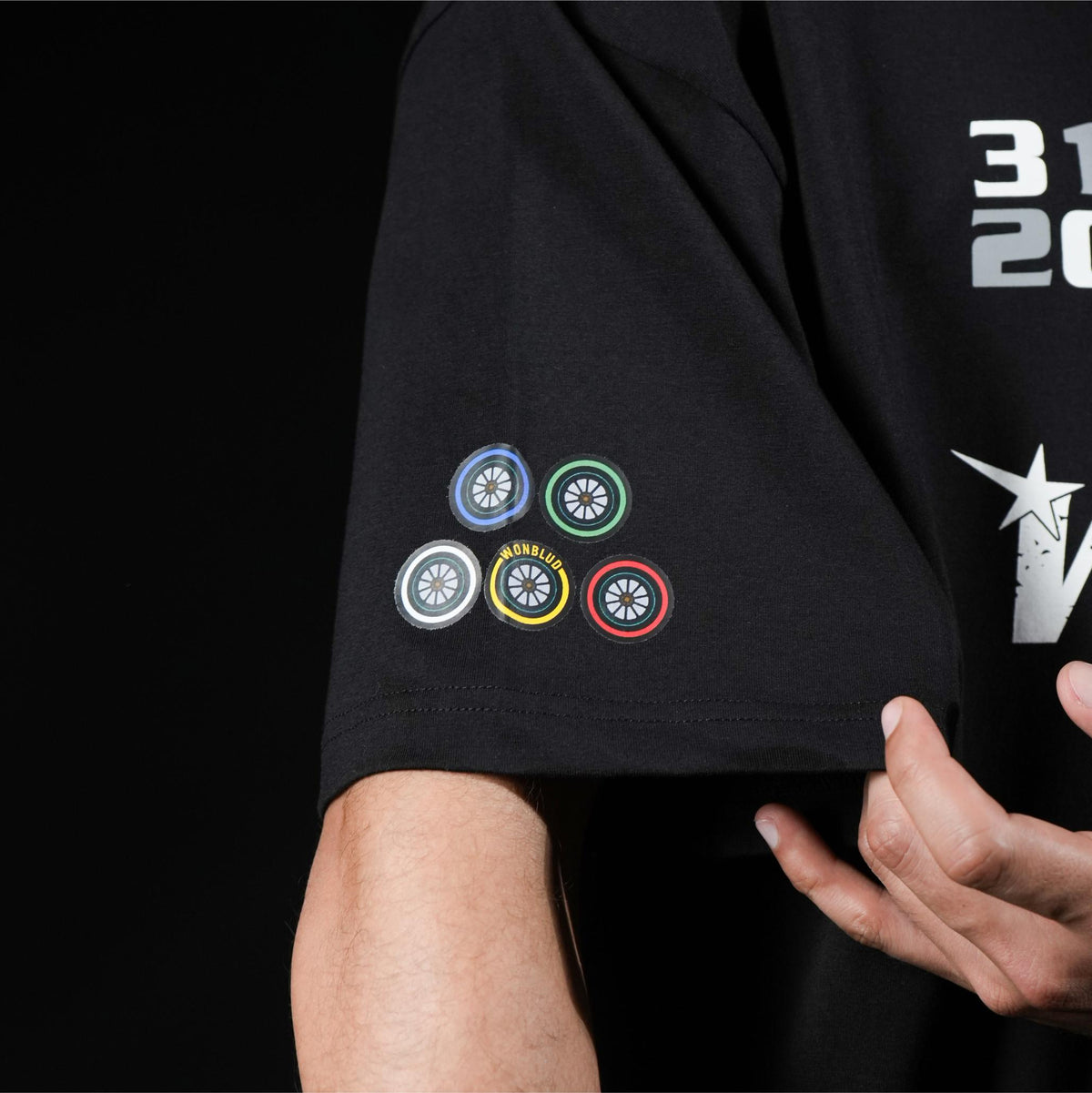 BLACK APEX TSHIRT