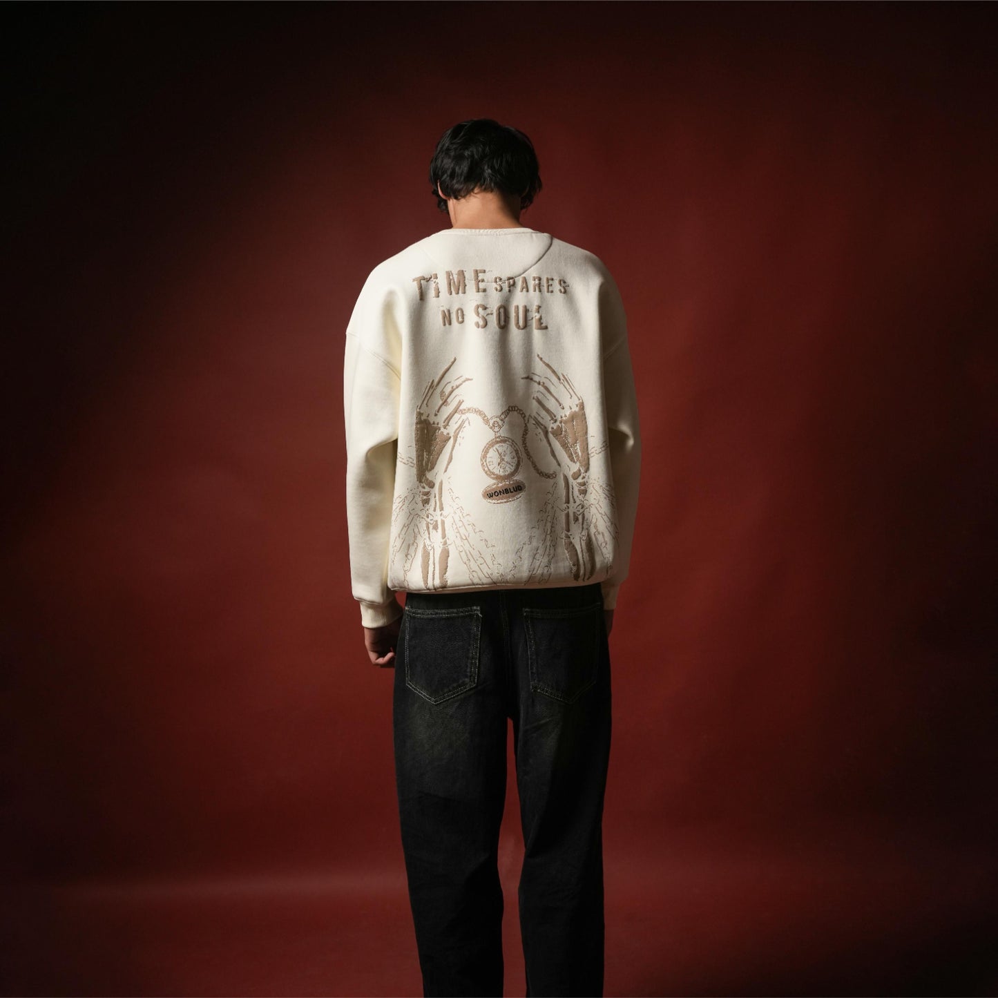 WHITE CLOCK SWEATSHIRT