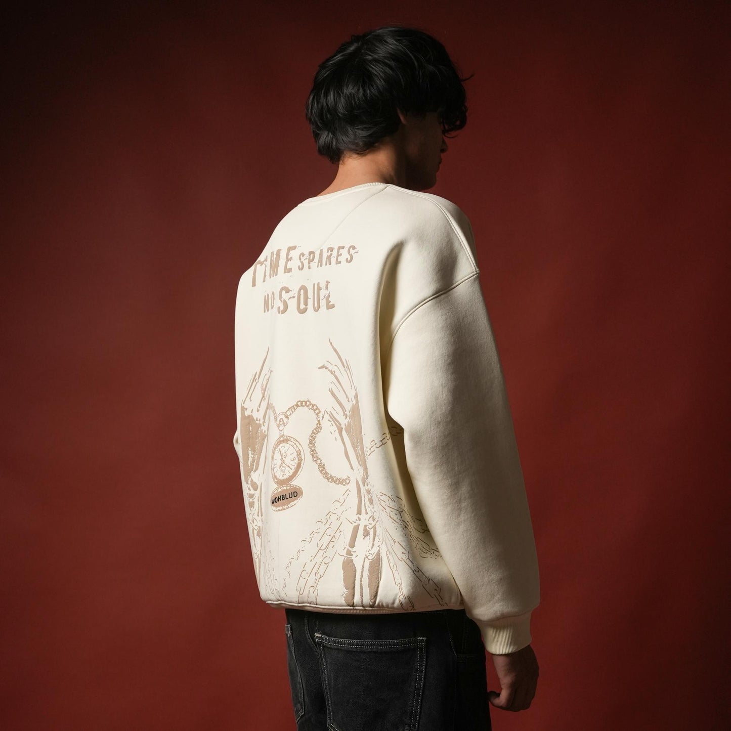 WHITE CLOCK SWEATSHIRT