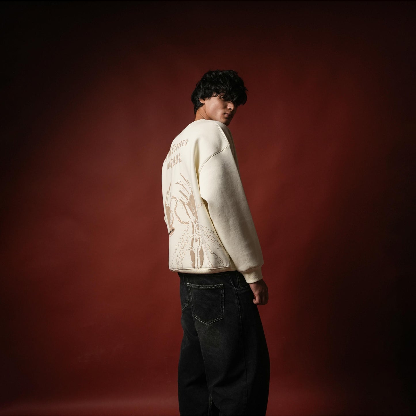 WHITE CLOCK SWEATSHIRT