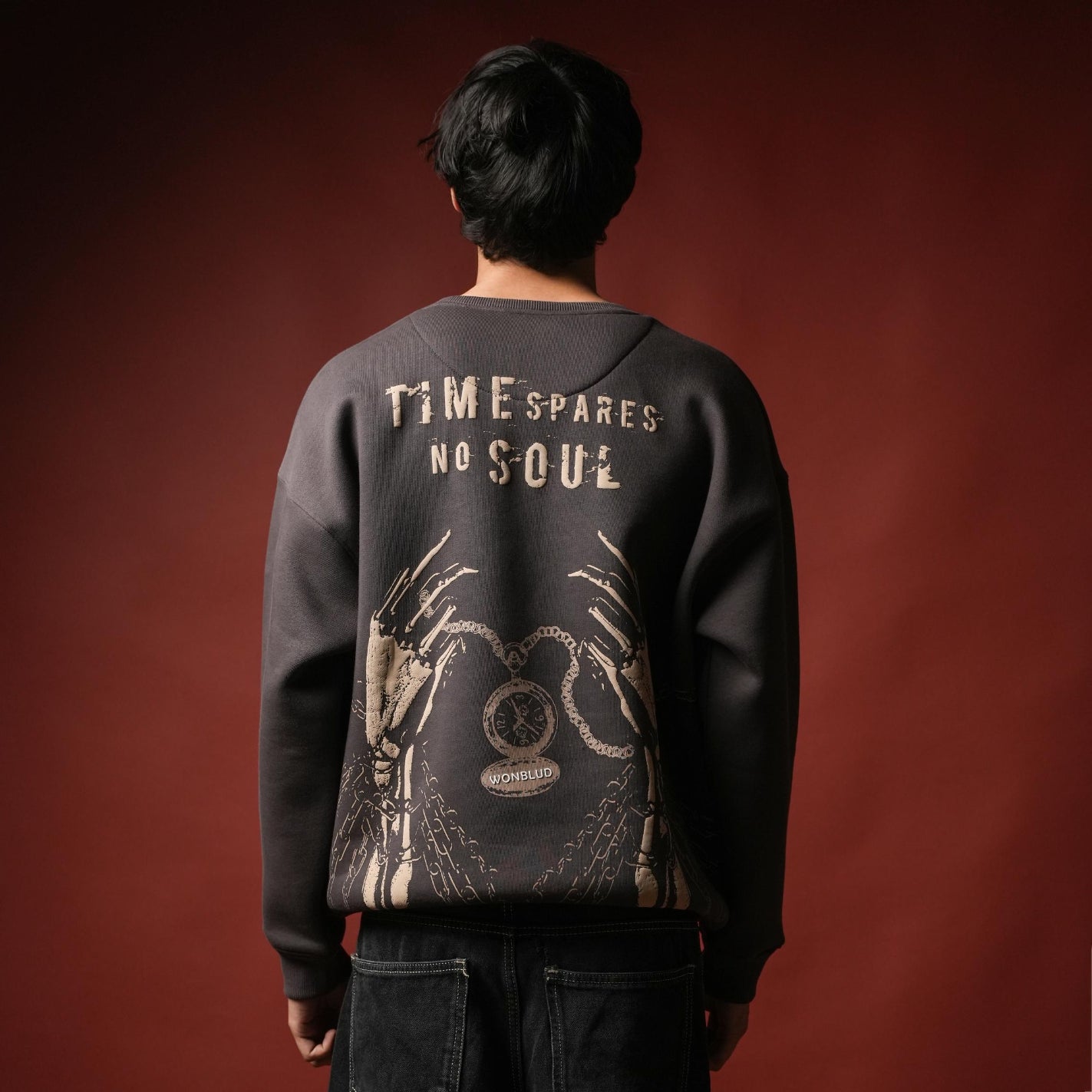 DARK GREY CLOCK SWEATSHIRT