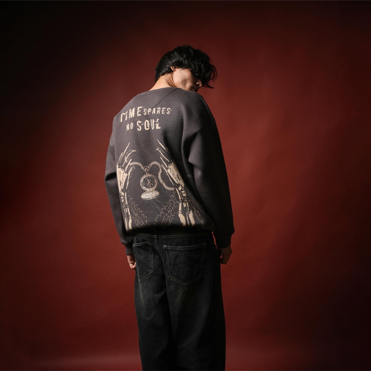 DARK GREY CLOCK SWEATSHIRT